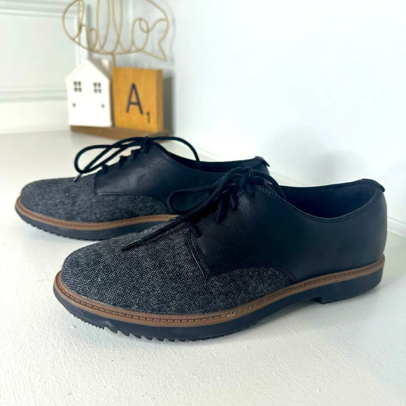 Clarks Shoes - Clarks Black Leather and Canvas Loafer Shoes Lace up Women's - Size 8.5M